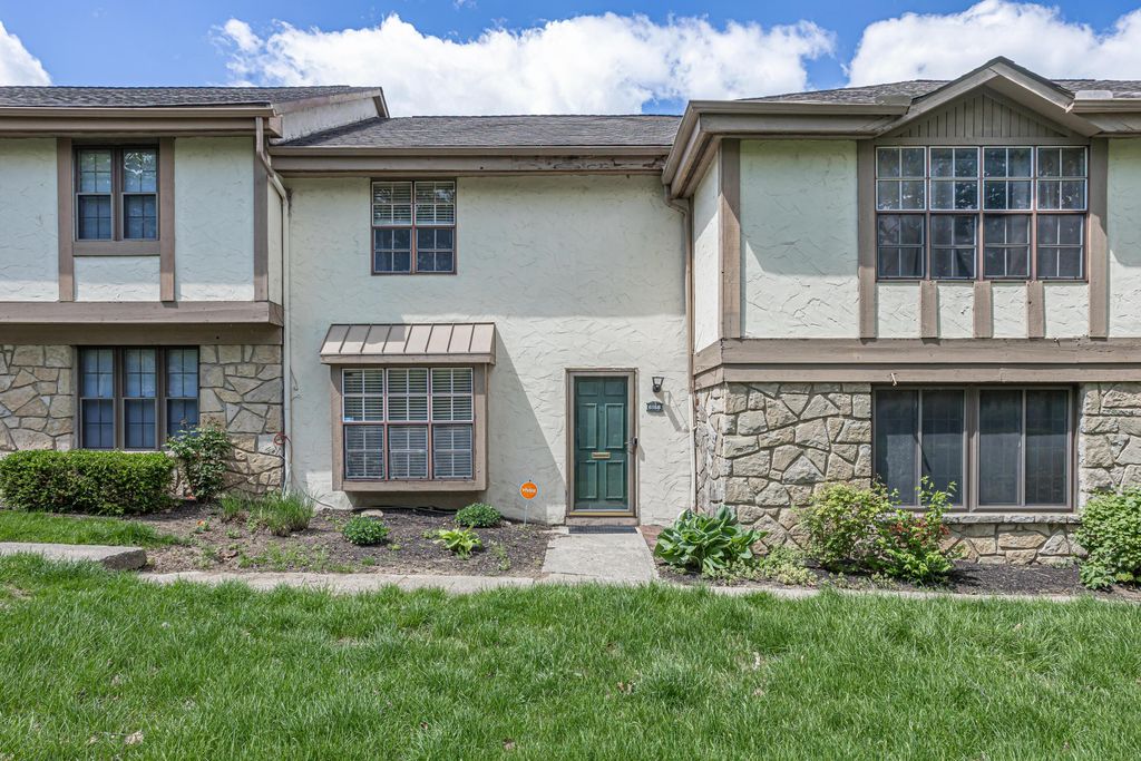 6168 Stornoway Drive S, Columbus, OH 43213