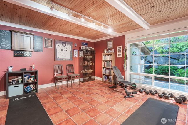 14105 64th Avenue W, Edmonds, WA 98026