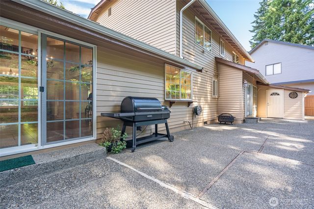 14105 64th Avenue W, Edmonds, WA 98026
