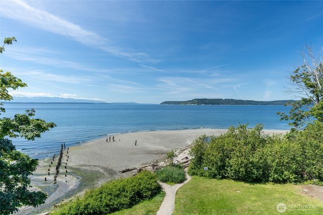 14105 64th Avenue W, Edmonds, WA 98026