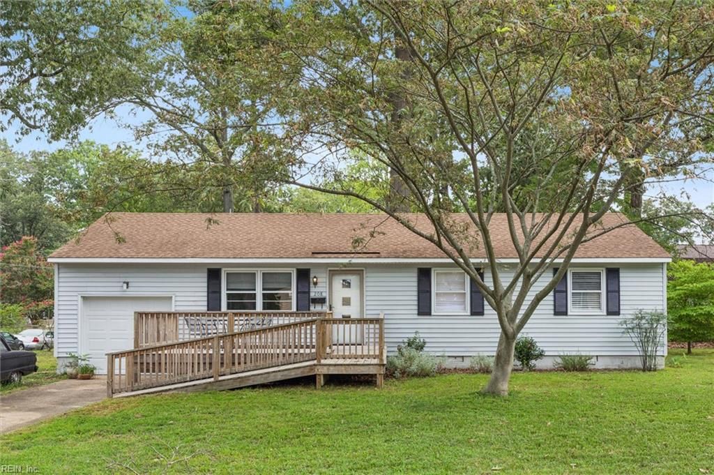 208 Collins DR, Newport News, VA 23601