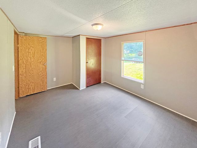 979 Oak Manor Drive SE, Cleveland, TN 37323