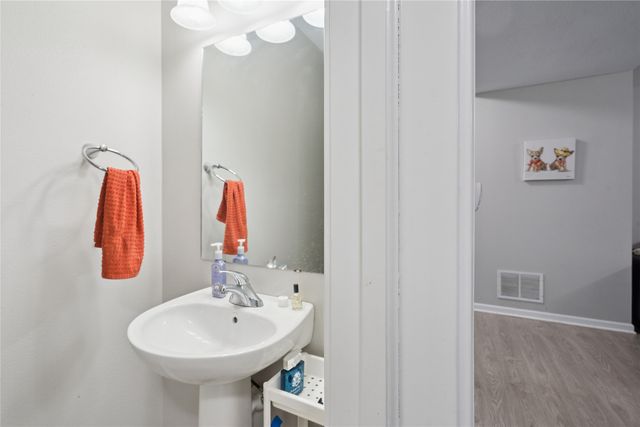 9120 Greenspire Drive 108, West Des Moines, IA 50266