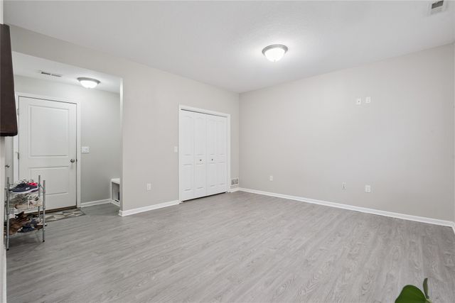 9120 Greenspire Drive 108, West Des Moines, IA 50266