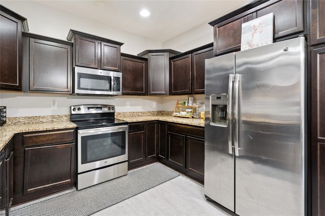 9120 Greenspire Drive 108, West Des Moines, IA 50266