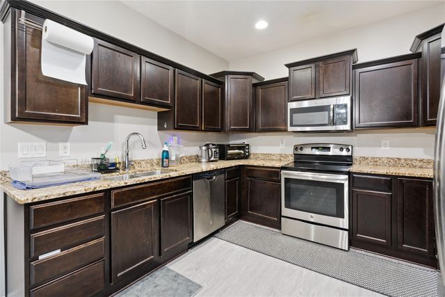 9120 Greenspire Drive 108, West Des Moines, IA 50266