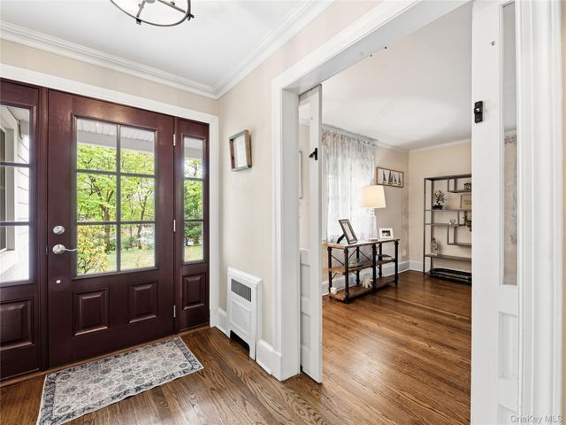 2 Longview Road, Port Washington, NY 11050