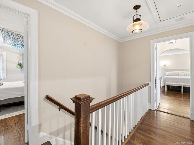 2 Longview Road, Port Washington, NY 11050