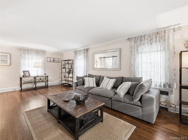 2 Longview Road, Port Washington, NY 11050