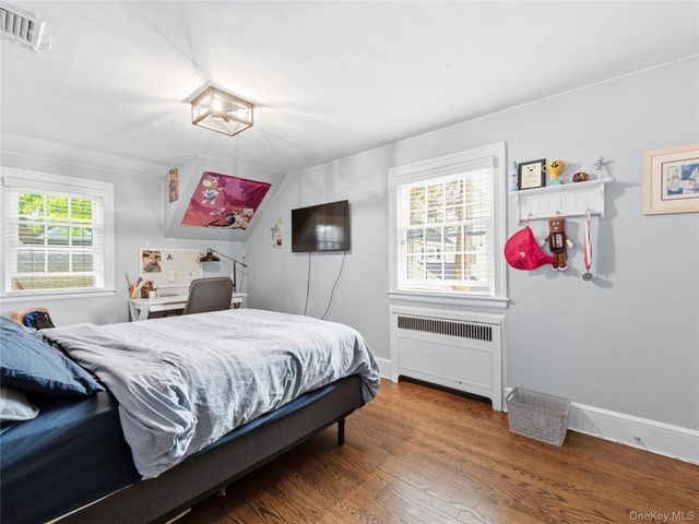 2 Longview Road, Port Washington, NY 11050
