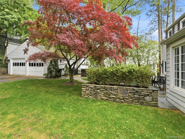 2 Longview Road, Port Washington, NY 11050