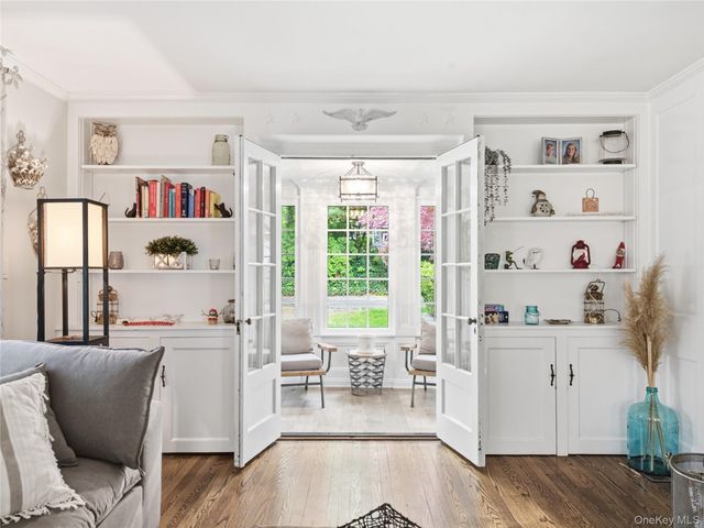 2 Longview Road, Port Washington, NY 11050