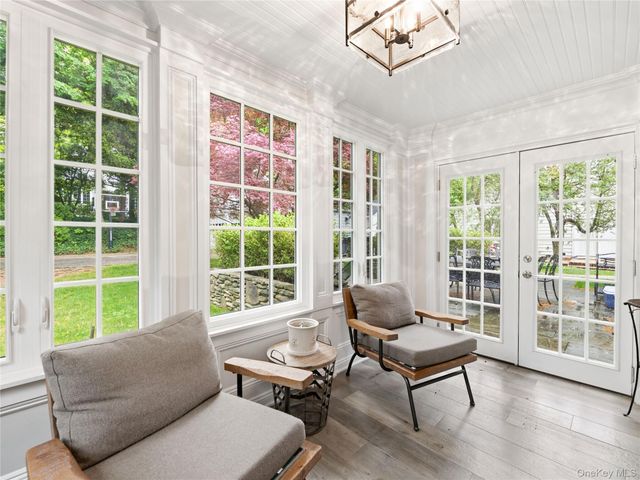 2 Longview Road, Port Washington, NY 11050