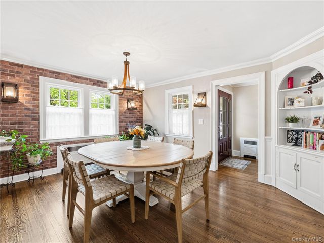 2 Longview Road, Port Washington, NY 11050
