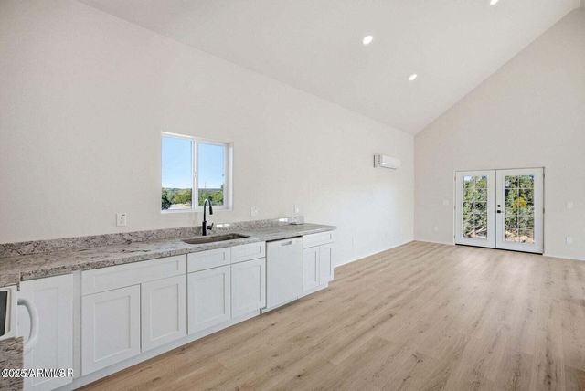 8335 RAINBOW Drive, Show Low, AZ 85901