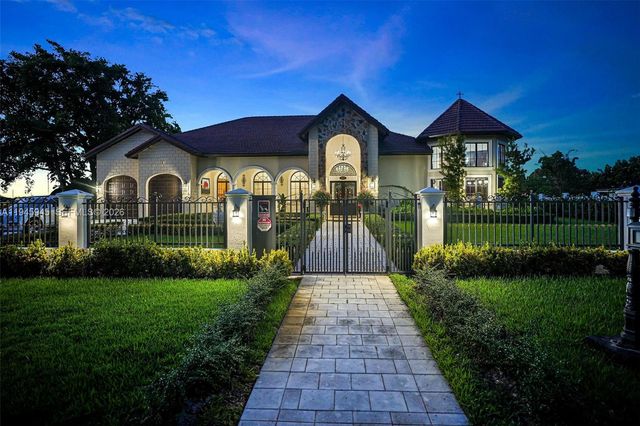 9815 SW 114th St, Miami, FL 33176