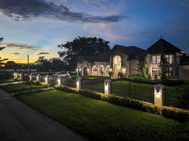 9815 SW 114th St, Miami, FL 33176