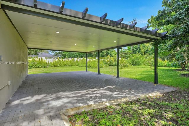 9815 SW 114th St, Miami, FL 33176