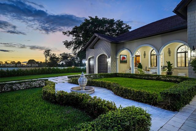 9815 SW 114th St, Miami, FL 33176