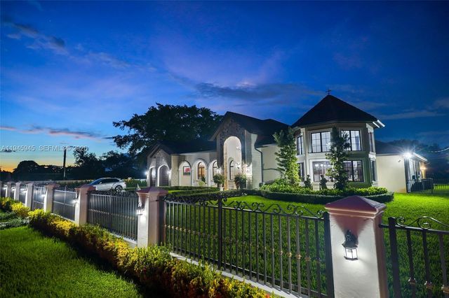 9815 SW 114th St, Miami, FL 33176