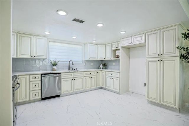 320 7th, Huntington Beach, CA 92648