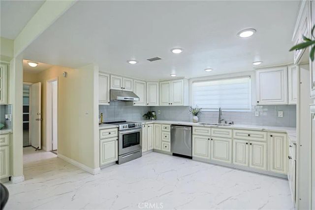 320 7th, Huntington Beach, CA 92648
