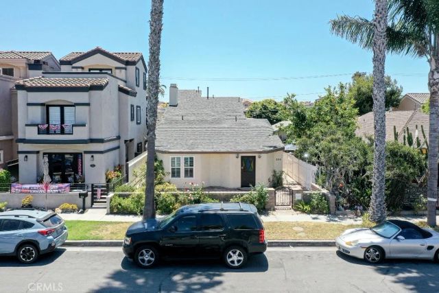 320 7th, Huntington Beach, CA 92648