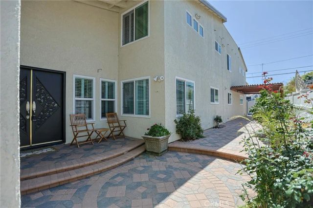 320 7th, Huntington Beach, CA 92648