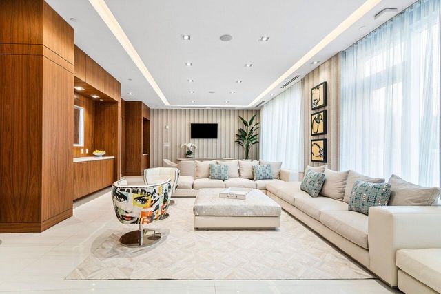 3730 N Ocean Drive 17 C, Singer Island, FL 33404