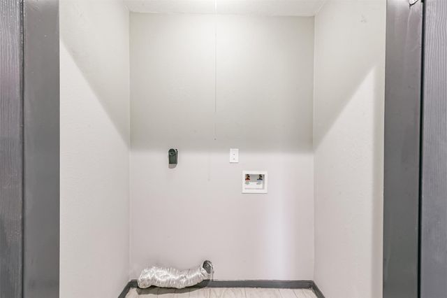 2718 Summertime Drive, Houston, TX 77045