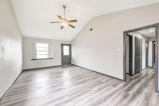 2718 Summertime Drive, Houston, TX 77045