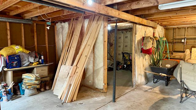 1006 University University Ave W, Minot, ND 58703