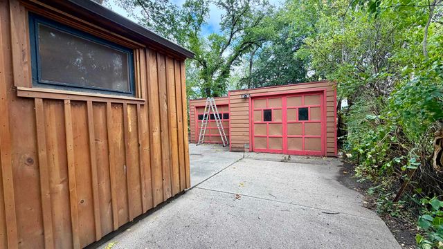 1006 University University Ave W, Minot, ND 58703
