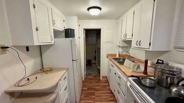 1006 University University Ave W, Minot, ND 58703