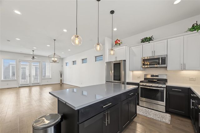 2208 Mcgowen Street, Houston, TX 77004