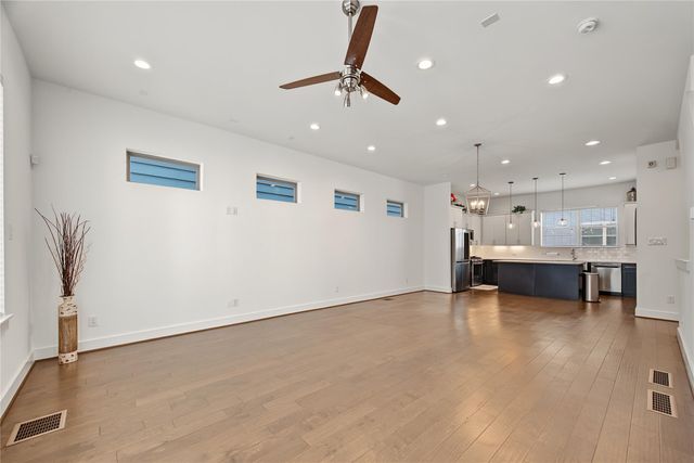 2208 Mcgowen Street, Houston, TX 77004
