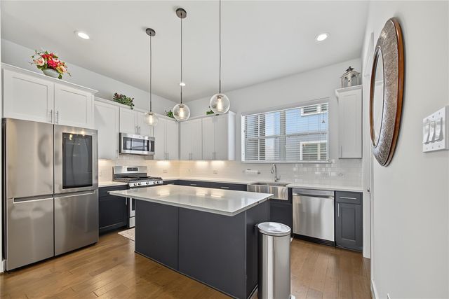 2208 Mcgowen Street, Houston, TX 77004
