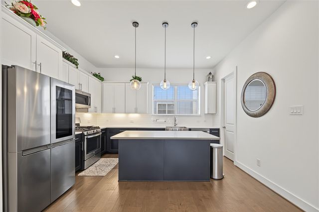 2208 Mcgowen Street, Houston, TX 77004