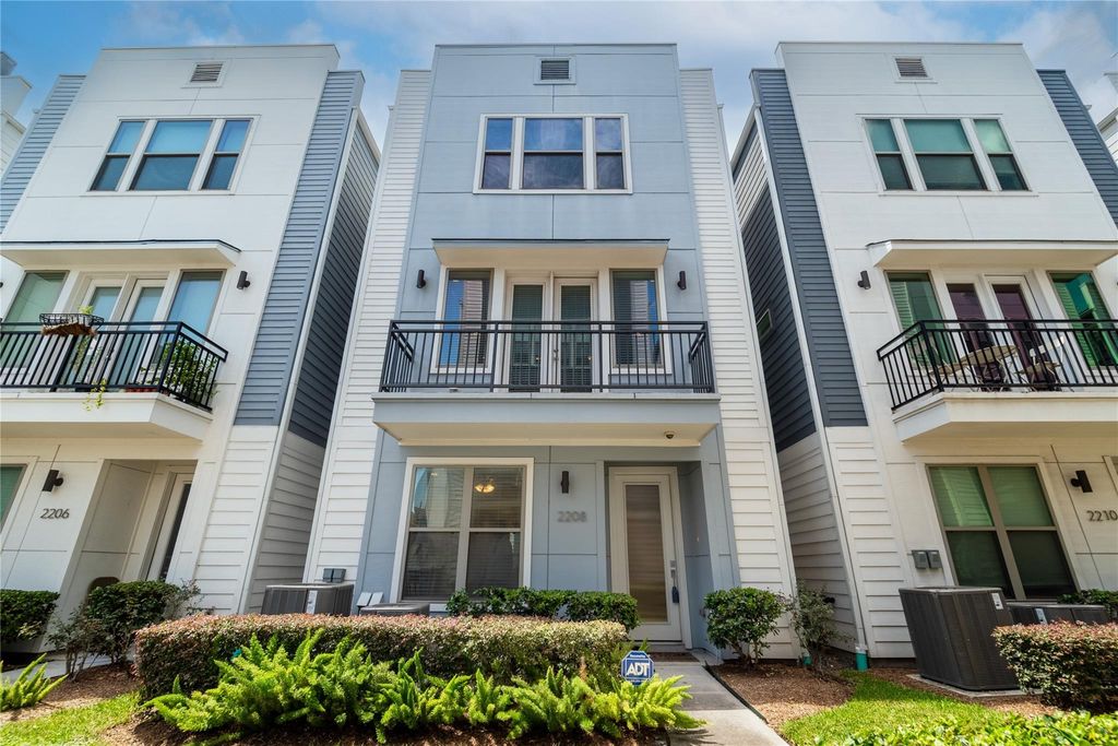 2208 Mcgowen Street, Houston, TX 77004