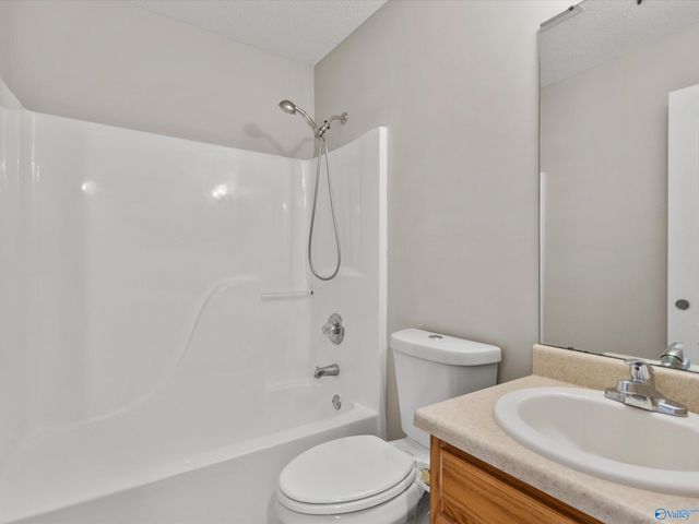 18292 East Limestone Road, Athens, AL 35613