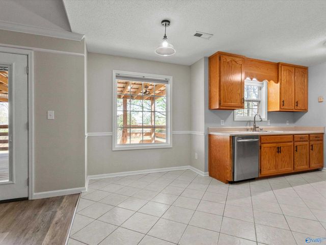 18292 East Limestone Road, Athens, AL 35613