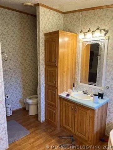 12780 New Lake Road, Henryetta, OK 74437
