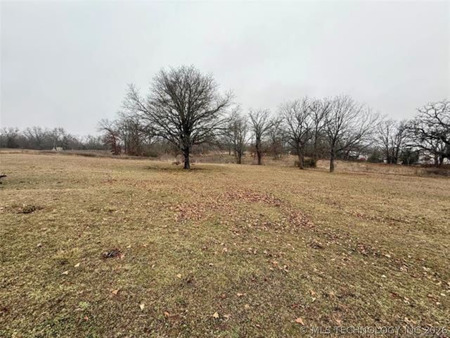 12780 New Lake Drive, Henryetta, OK 74437