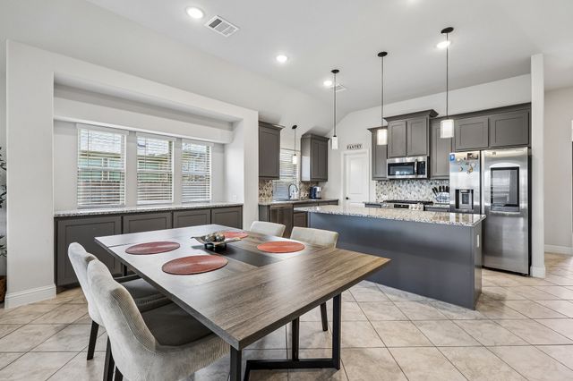 121 Claywood Drive, Glenn Heights, TX 75154