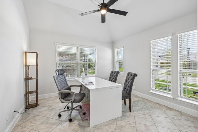 121 Claywood Drive, Glenn Heights, TX 75154