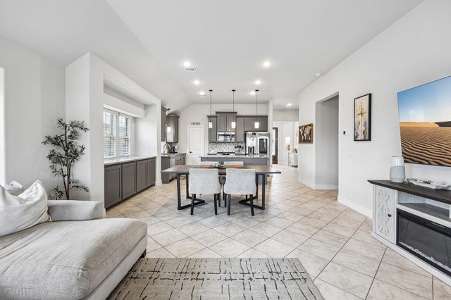 121 Claywood Drive, Glenn Heights, TX 75154