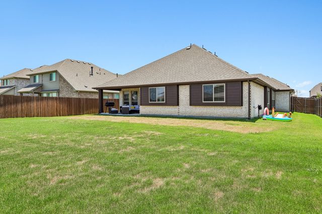 121 Claywood Drive, Glenn Heights, TX 75154