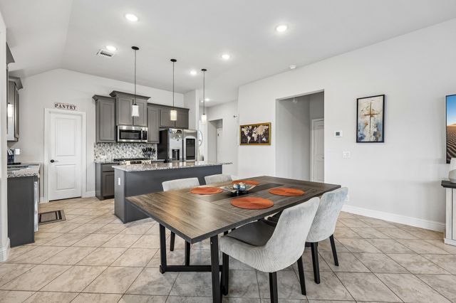 121 Claywood Drive, Glenn Heights, TX 75154