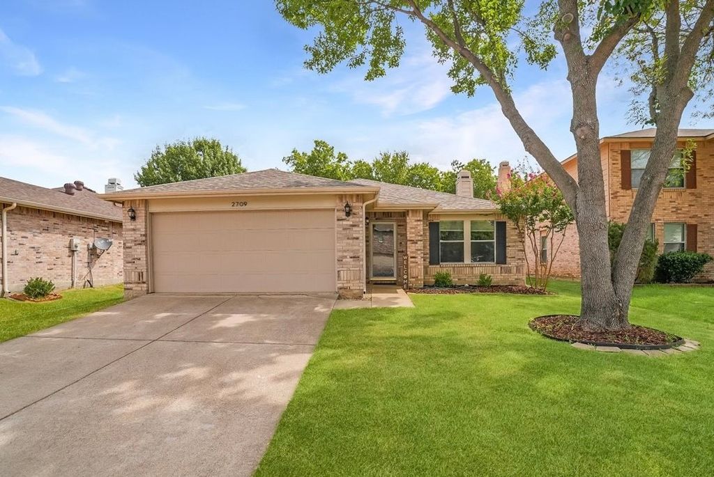 2709 White Oak Drive, Little Elm, TX 75068 — exterior
