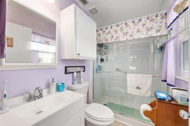 124 OAK CIRCLE, Ocala, FL 34472